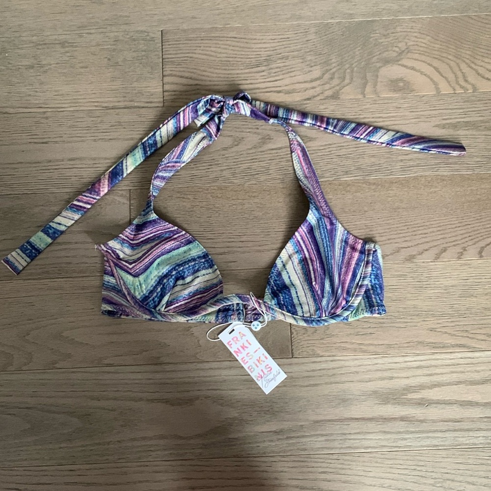 NWT Frankie’s Bikinis x Hailee Steinfeld Bikini Top